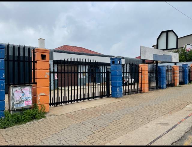 1,066M² WORKSHOP FOR SALE IN PRIMROSE